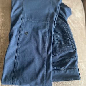 Lululemon, size 28